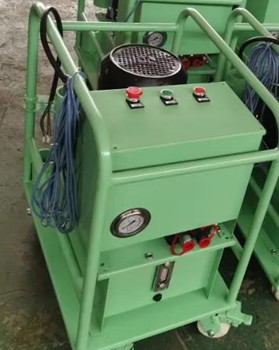 鉚接機(jī)鉚接后鉚釘開裂的原因有哪些？